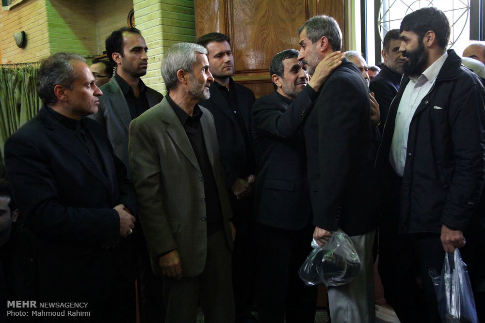 مایلی کهن،کاشانی درختم والده احمدی نژاد(عکس)