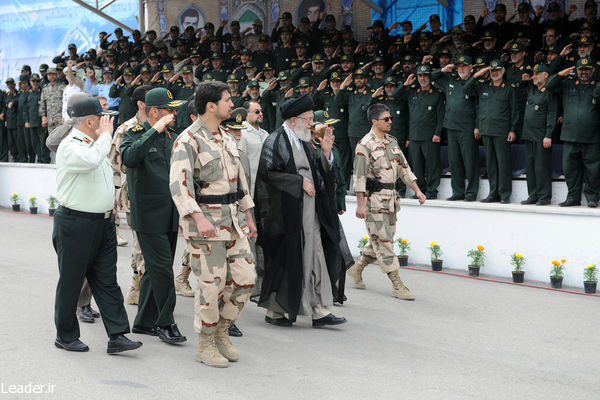 حضور رهبری در مراسم دانش آموختگی دانشجویان دانشگاه امام حسین حضور رهبری در مراسم دانش آموختگی دانشجویان دانشگاه امام حسین
