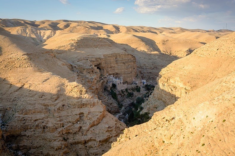 جواهری در درون بیابان (+عکس)