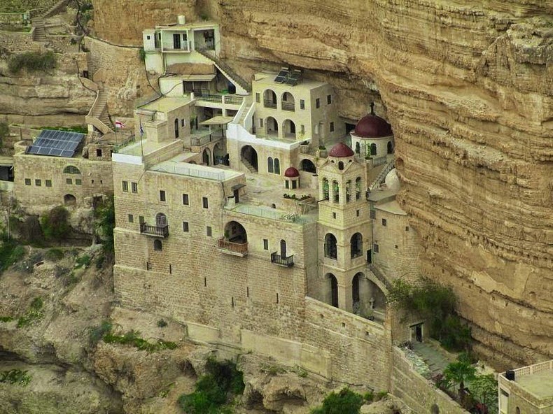 جواهری در بیابان (+عکس)