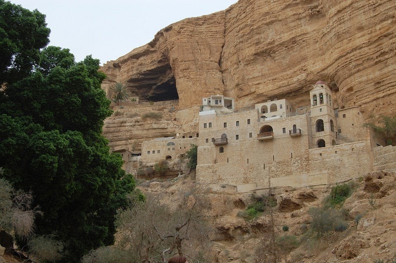 جواهری در بیابان (+عکس)