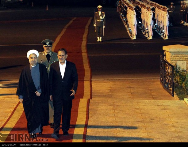 بازگشت روحانی به تهران (عکس)
