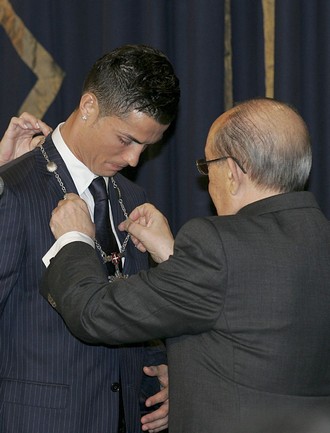 رونالدومدال افتخار شهر مديرا رادريافت کرد(عکس)