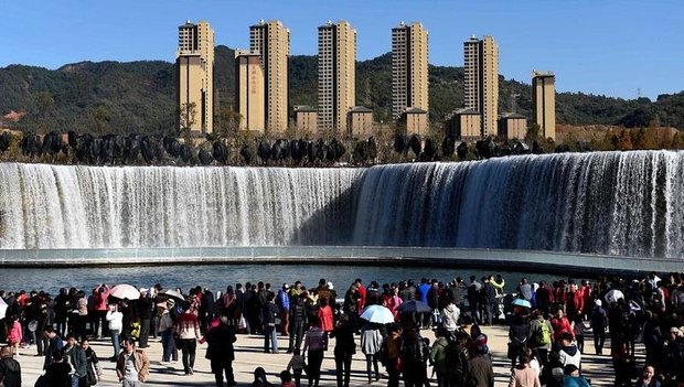 بزرگترین آبشار مصنوعی آسیا رونمایی شد