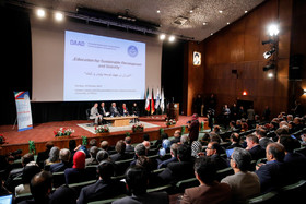حاشیههای حضور اشتاینمایر در دانشگاه تهران حاشیههای حضور اشتاینمایر در دانشگاه تهران