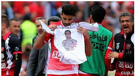 طارمی در دربی عکس چه کسی را بوسید؟(عکس)