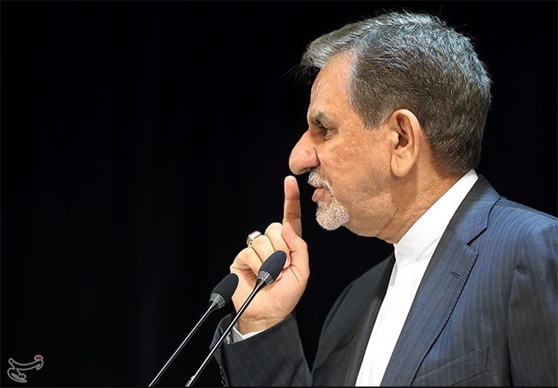 جهانگیری:بی‌سابقه‌ترین تغییرات در مدیریت بانکی کشور صورت گرفت/  فساد بزرگ مالی نباید پشت فیش‌های حقوقی پنهان بماند/ جوانی ۳۰ ساله ۱۰ هزار میلیارد تومان پول کشور را به یغما برده است