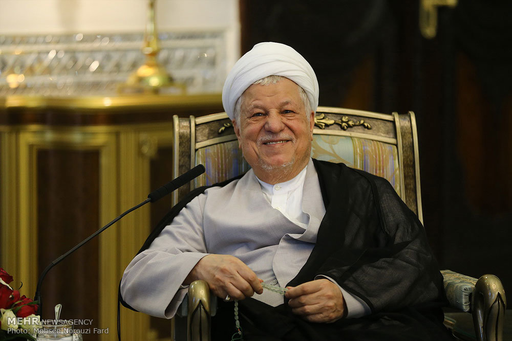 هاشمی رفسنجانی: دو پاساژ در خیابان گرگان و یکی هم در کرج ساختم/آیت الله خامنه ای گفتند که شما از جریان جنگ، قهرمان بیرون می آیید/ بعضی‌ها وقتی مرا می‌بینند اخم می کنند