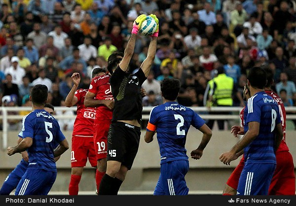 استقلال خ 1 - 1 پرسپولیس / قرمزها صدرنشین ماندند(+جدول/عکس)