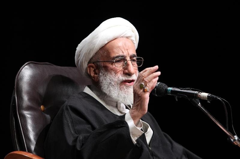 آیت‌الله جنتی: مقام معظم رهبری  در موضع اخیر فتنه‌ای را خنثی کردند