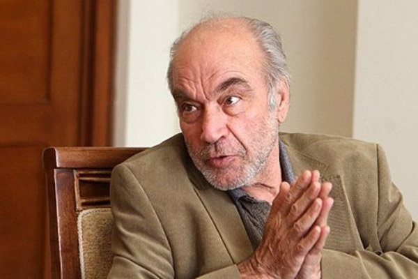 دکتر رضا داوری اردکانی: فوتبال بازیِ جنگ است دکتر رضا داوری اردکانی: فوتبال بازیِ جنگ است
