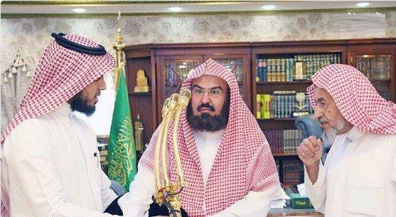 رونمایی از میکروفن تمام طلای مسجدالحرام