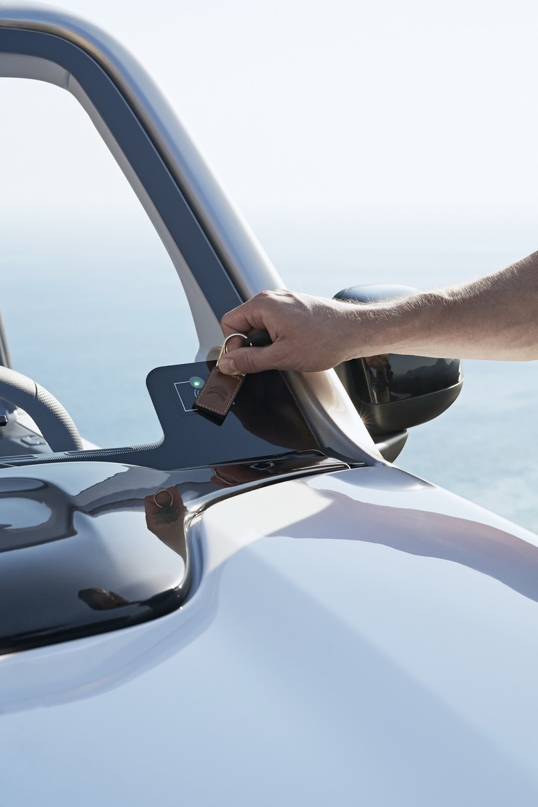 کاربردی شدن ئی- مهاری سیتروئن با کابین جدید و سقف سخت کاربردی شدن ئی- مهاری سیتروئن با کابین جدید و سقف سخت