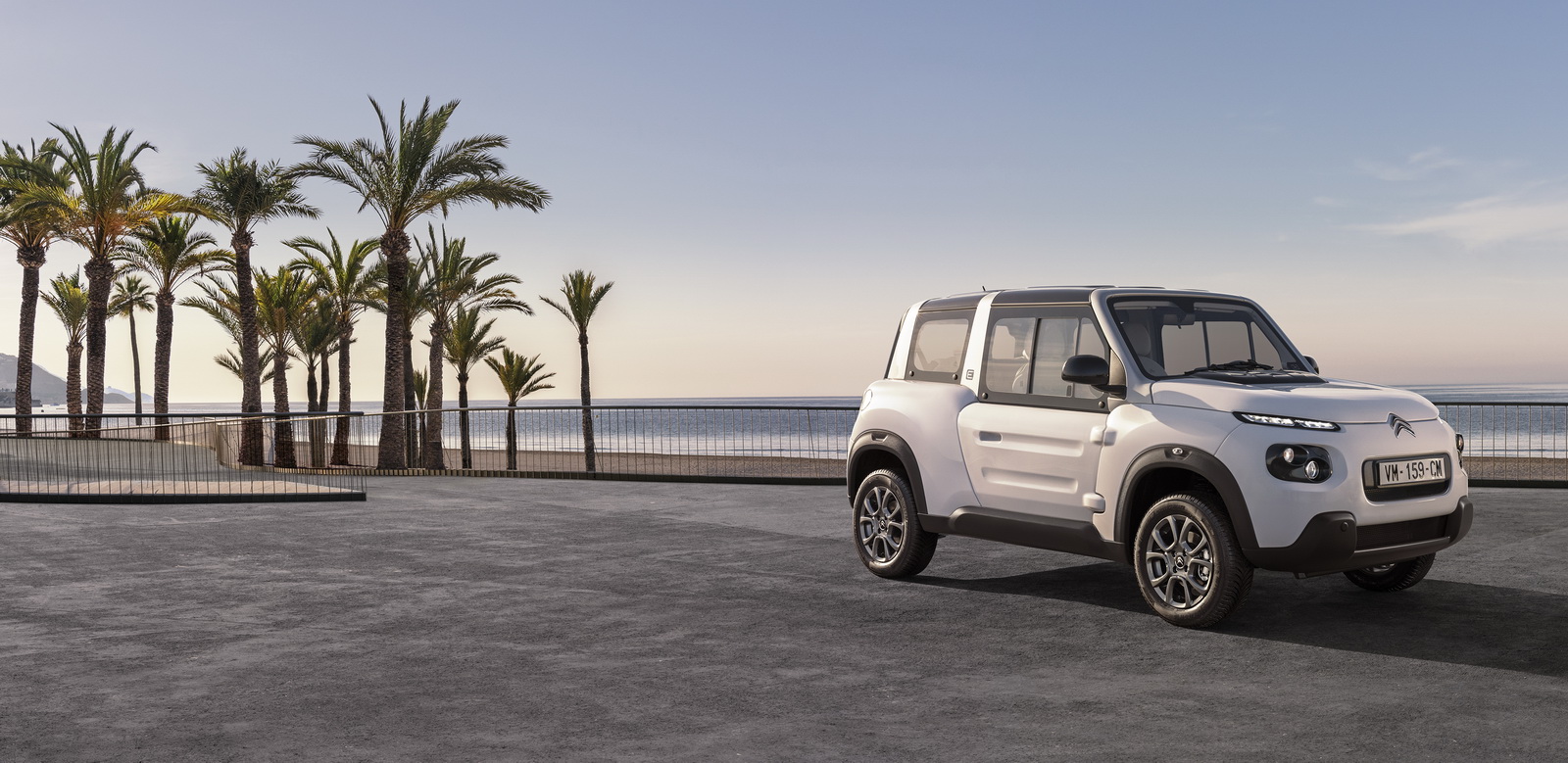 کاربردی شدن ئی- مهاری سیتروئن با کابین جدید و سقف سخت کاربردی شدن ئی- مهاری سیتروئن با کابین جدید و سقف سخت