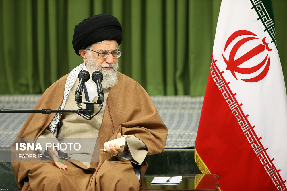 مقام معظم رهبری: سعودی‌ها در حال خیانت به امت اسلامی هستند/ نگذاریم برای رژیم صهیونیستی حاشیه امن درست شود/ غلط زیادی امریکا درباره قدس به سرانجام نمی‌رسد