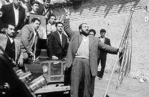 وقتی مدیر کل کتاب درسی روایت رسمی 28 مرداد را نمی داند! وقتی مدیر کل کتاب درسی روایت رسمی 28 مرداد را نمی داند!