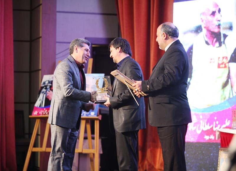 قدردانی از بانک رفاه در جشنواره فیلم های ورزشی قدردانی از بانک رفاه در جشنواره فیلم های ورزشی