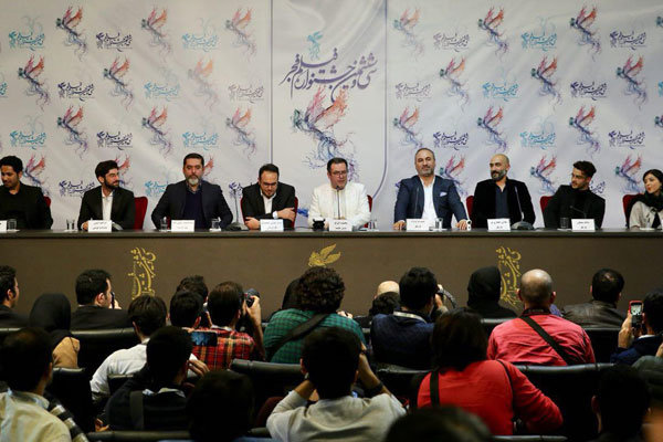 فیلمها و حاشیههای روز چهارم جشنواره فجر در سینمای رسانه (+عکس) فیلمها و حاشیههای روز چهارم جشنواره فجر در سینمای رسانه (+عکس)