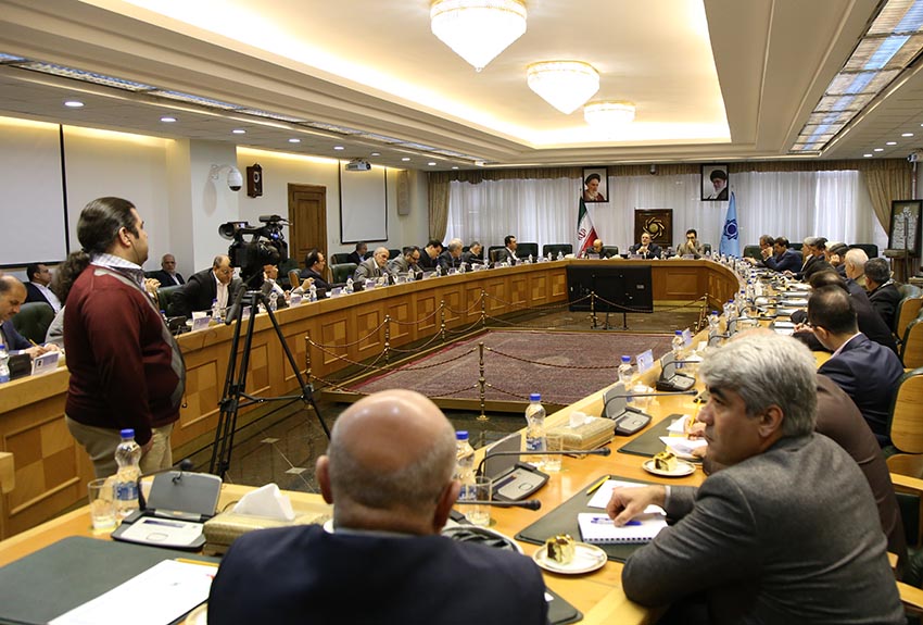 رییس بانک مرکزی:  ثبات به بازار ارز باز می گردد رییس بانک مرکزی:  ثبات به بازار ارز باز می گردد