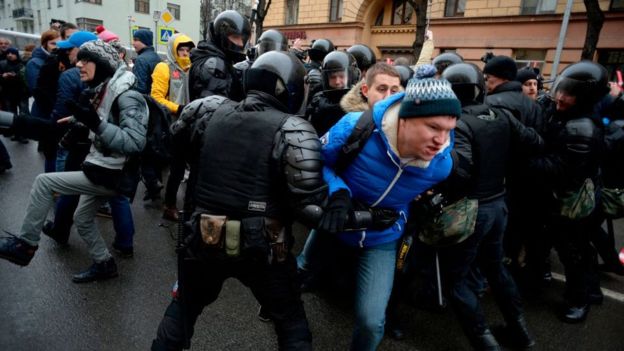 روسیه؛ تظاهرات هزاران حامی تحریم انتخابات و مخالفان پوتین / بازداشت 180 نفر