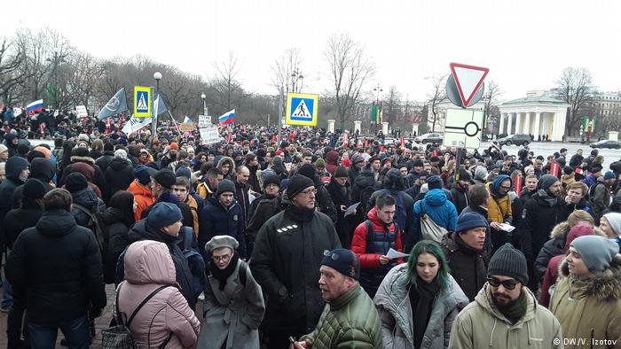 روسیه؛ تظاهرات هزاران حامی تحریم انتخابات و مخالفان پوتین (+عکس) / بازداشت 180 نفر