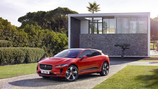 آی- پیس جگوار در تقابل با تسلا ایکس/ آی- پیس جگوار در تقابل با تسلا ایکس/