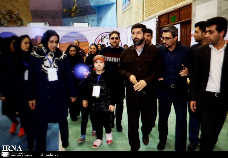 راه یافتن بانوان به سالن برگزاری مسابقات وزنه برداری در اهواز راه یافتن بانوان به سالن برگزاری مسابقات وزنه برداری در اهواز