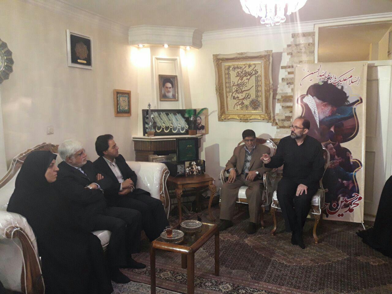 دیدار نمایندگان تهران با خانواده شهید خیابان پاسداران (عکس) دیدار نمایندگان تهران با خانواده شهید خیابان پاسداران (عکس)