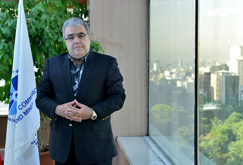 اتوبوس دانش آموزان هرمزگانی، استاندارد جدید تولید را نداشت/تا درآمد راننده کم است تصادف زیادی داریم