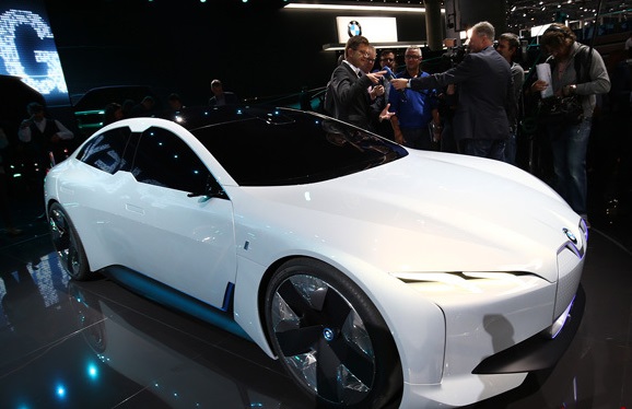 رونمایی BMW از جدیدترین خودروی مفهومیش در نمایشگاه فرانکفورت (+عکس)