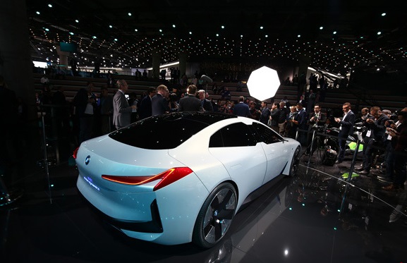 رونمایی BMW از جدیدترین خودروی مفهومیش در نمایشگاه فرانکفورت (+عکس)