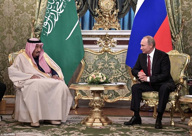 ریخت و پاش ملک سلمان در سفر به مسکو/ از پله برقی طلایی پادشاه تا 1500 همراه (+تصاویر)