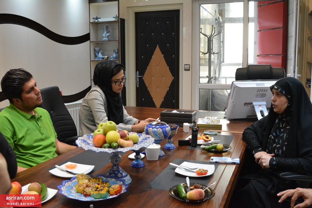 پروانه سلحشوری نماینده مردم تهران: کسانی که برای رای آوری روحانی تلاش کردند نقش تعیین کننده‌ای در دولت ندارند/ نشد و نمی‌گذارند واژه مناسب برای رییس جمهور نیست / دلیل انتخاب نشدن نهاوندیان نظر منفی نمایندگان بود/ روحانی بگوید کجای کار دستش نیست/ فکر نمی‌کنم لاریجانی نقشی در تغییر نظام ریاستی به پارلمانی داشته باشد/ در کنار زبان فارسی باید زبان مادری تدریس شود