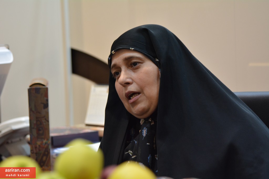 پروانه سلحشوری نماینده مردم تهران: کسانی که برای رای آوری روحانی تلاش کردند نقش تعیین کننده‌ای در دولت ندارند/ نشد و نمی‌گذارند واژه مناسب برای رییس جمهور نیست / دلیل انتخاب نشدن نهاوندیان نظر منفی نمایندگان بود/ روحانی بگوید کجای کار دستش نیست/ در کنار زبان فارسی باید زبان مادری تدریس شود