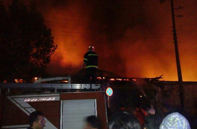 آتش‌سوزی در بازار بهشهر/ دستکم 10 مغازه در آتش سوخت