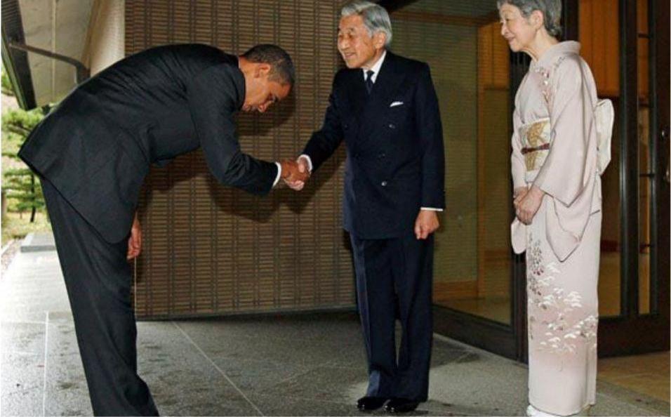 ترامپ به امپراتوری ژاپن تعظیم نکرد (+عکس) ترامپ به امپراتوری ژاپن تعظیم نکرد (+عکس)