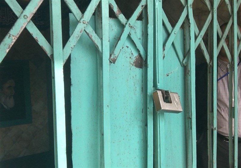 حبس شهروندان و غرفه داران نمایشگاه مطبوعات در متروی مصلی (+عکس) حبس شهروندان و غرفه داران نمایشگاه مطبوعات در متروی مصلی (+عکس)