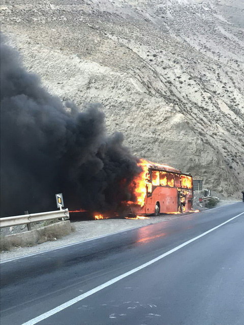 حریق اتوبوس در بایجان جاده هراز (+عکس) حریق اتوبوس در بایجان جاده هراز (+عکس)