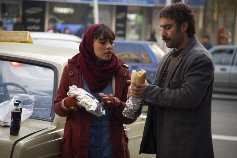 یادداشت علیرضا داوود نژاد درباره چگونگی زمین زدن فیلم فراری: با یقه‌های بسته و محاسن مرتب آمده بودند تا به ما درس تدین و اخلاق بدهند