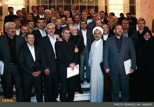 تحلیل نامه 43 مقام سابق دولت به محمود احمدی نژاد/آیا دولت حسن روحانی لیبرال است؟/عملکرد دولت ها کاملا سیاه یا سفید نیست تحلیل نامه 43 مقام سابق دولت به محمود احمدی نژاد/آیا دولت حسن روحانی لیبرال است؟/عملکرد دولت ها کاملا سیاه یا سفید نیست