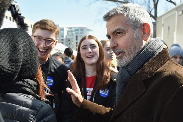 حمایت چهره های مشهور فرهنگی و هنری از کمپین ضد اسلحه/جورج کلونی، اسپیلبرگ، پلمککارتنی حمایت چهره های مشهور فرهنگی و هنری از کمپین ضد اسلحه/جورج کلونی، اسپیلبرگ، پلمککارتنی