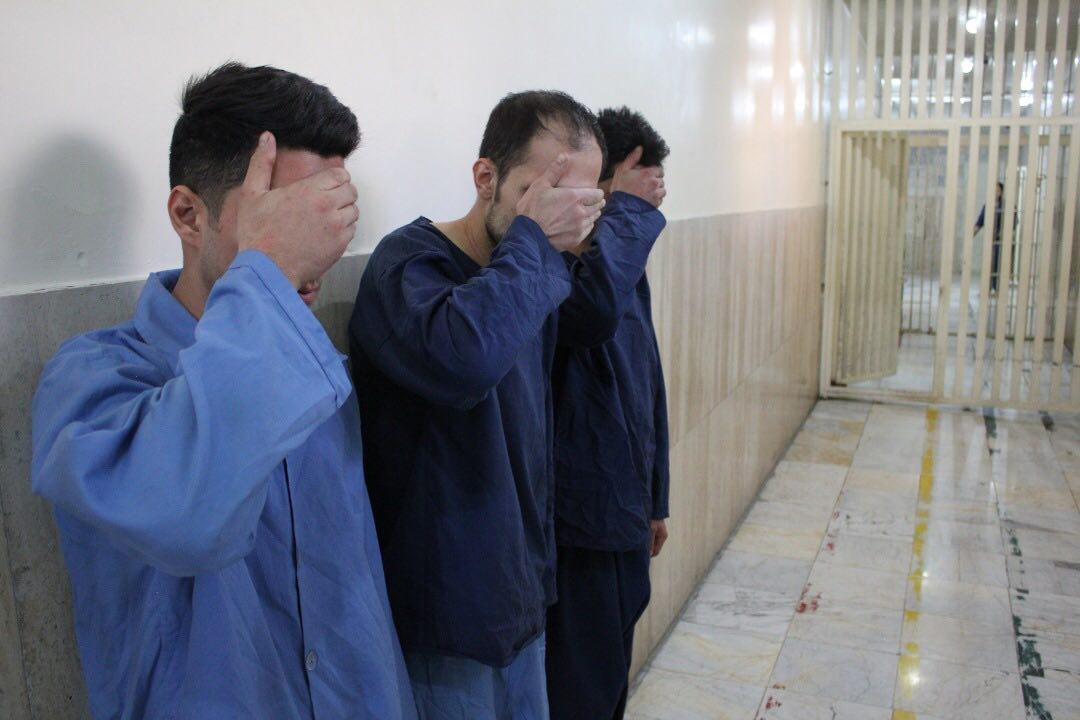 دستگیری باندکلاهبرداران مسابقات رادیویی (+عکس) دستگیری باندکلاهبرداران مسابقات رادیویی (+عکس)