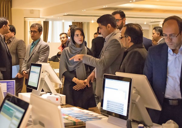 مراسم رونمایی از نسخه های جدید نرم افزار حسابداری و فروشگاهی دشت همکاران سیستم مراسم رونمایی از نسخه های جدید نرم افزار حسابداری و فروشگاهی دشت همکاران سیستم