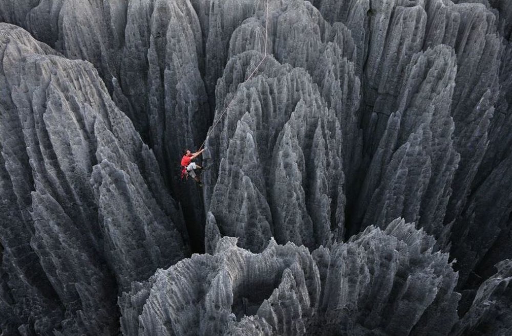 لحظات حساس صخره‌نوردی (+عکس)