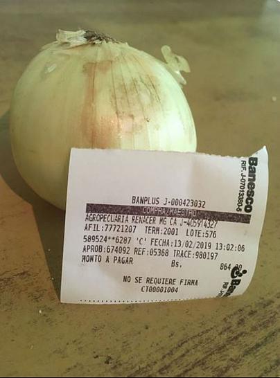 گشتی در سوپرمارکتهای ونزوئلا؛ 10 پاکت شیر معادل یک ماه حقوق استاد دانشگاه گشتی در سوپرمارکتهای ونزوئلا؛ 10 پاکت شیر معادل یک ماه حقوق استاد دانشگاه