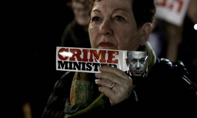 تجمع مخالفان و موافقان نتانیاهو در تل آویو (+عکس) تجمع مخالفان و موافقان نتانیاهو در تل آویو (+عکس)