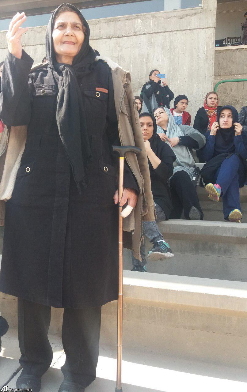 تمرینی برای پیروزی و تشویق/ زنان، ما را تنها نگذارند تمرینی برای پیروزی و تشویق/ زنان، ما را تنها نگذارند