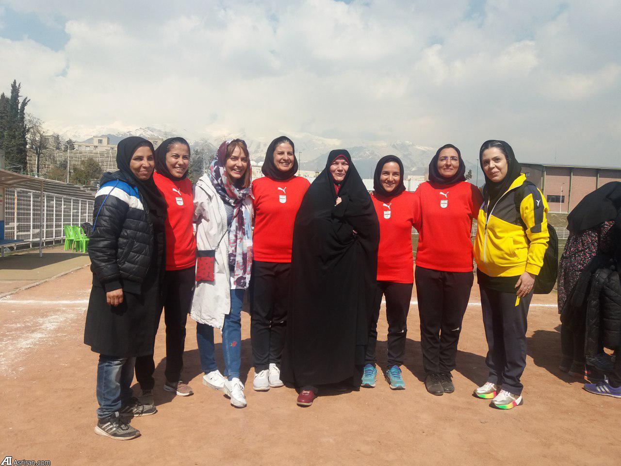 تمرینی برای پیروزی و تشویق/ زنان، ما را تنها نگذارند تمرینی برای پیروزی و تشویق/ زنان، ما را تنها نگذارند