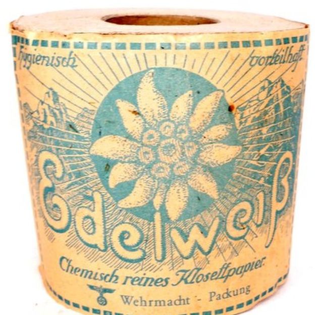 رومیزی هیتلر در ایرلند به حراج گذاشته شد (+عکس)