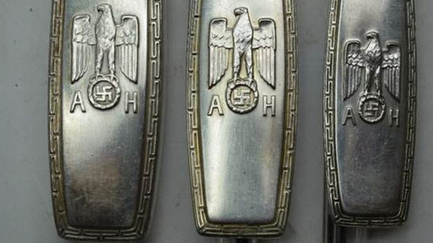 رومیزی هیتلر در ایرلند به حراج گذاشته شد (+عکس)